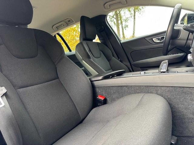 Volvo v60 2.0 b3 163pk mom. adv. k-285-dk - afbeelding 9 van  26