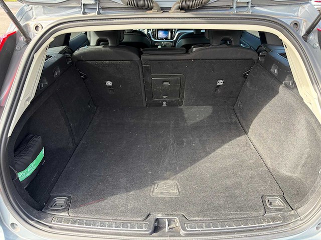 Volvo v60 2.0 b3 automaat hybride personenauto - afbeelding 3 van  13