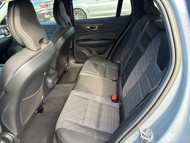 Volvo v60 2.0 b3 automaat hybride personenauto - afbeelding 12 van  14