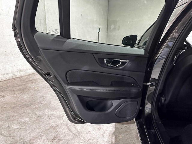 Volvo v60 2.0 b3 momentum advantage 163pk 2020 (origineel-nl+1e eigenaar), k-370-bf - afbeelding 9 van  15