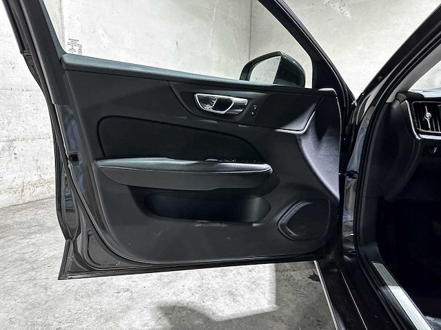 Volvo v60 2.0 b3 momentum advantage 163pk 2020 (origineel-nl+1e eigenaar), k-370-bf - afbeelding 15 van  27