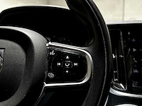Volvo v60 2.0 b3 momentum advantage 163pk 2020 (origineel-nl+1e eigenaar), k-370-bf - afbeelding 13 van  38