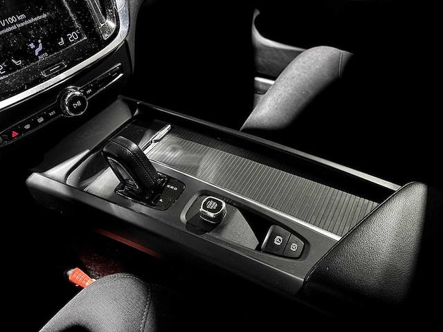 Volvo v60 2.0 b3 momentum advantage 163pk 2020 (origineel-nl+1e eigenaar), k-370-bf - afbeelding 17 van  38