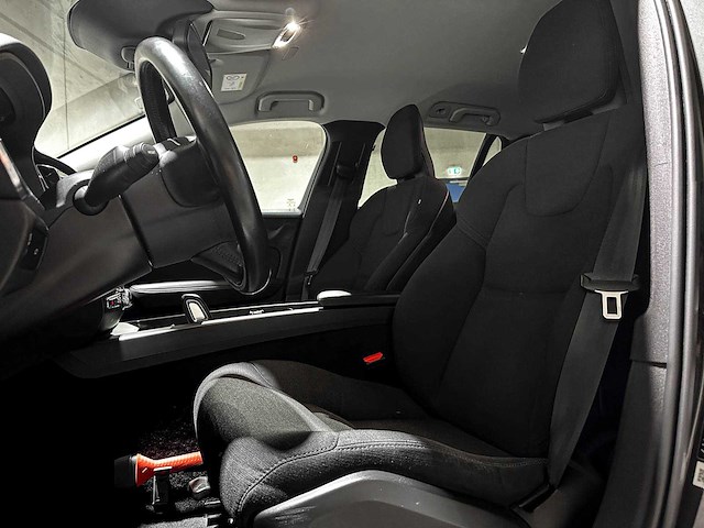 Volvo v60 2.0 b3 momentum advantage 163pk 2020 (origineel-nl+1e eigenaar), k-370-bf - afbeelding 23 van  38