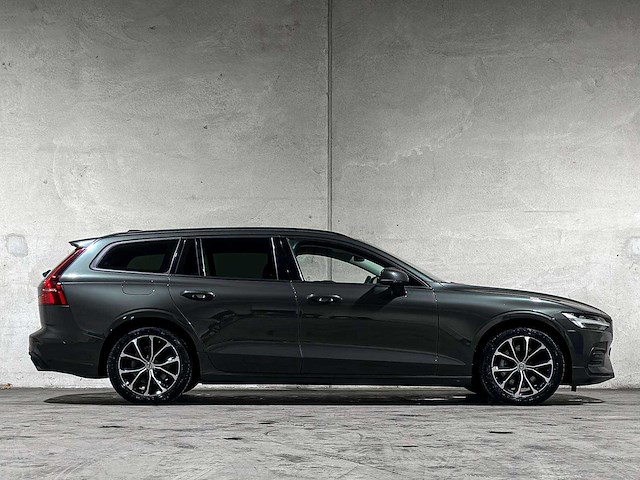 Volvo v60 2.0 b3 momentum advantage 163pk 2020 (origineel-nl+1e eigenaar), k-370-bf - afbeelding 2 van  31