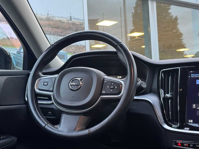 Volvo v60 2.0 b3 momentum advantage 2020 | k-277-dk - afbeelding 22 van  35