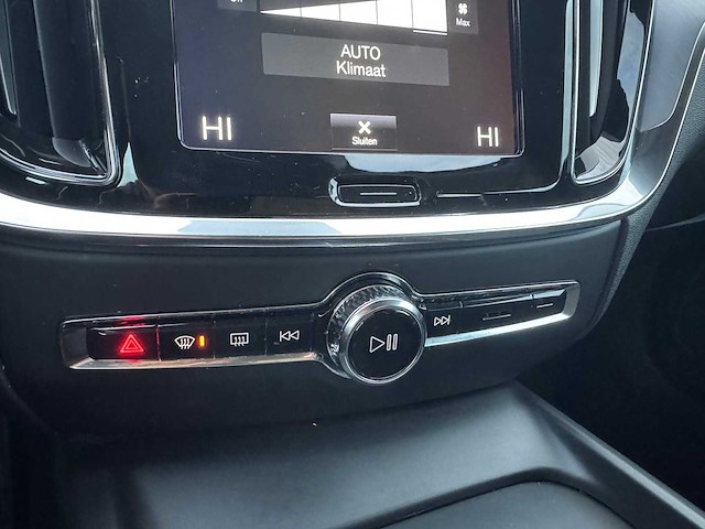 Volvo v60 2.0 b3 momentum advantage | k-277-dk - afbeelding 20 van  35