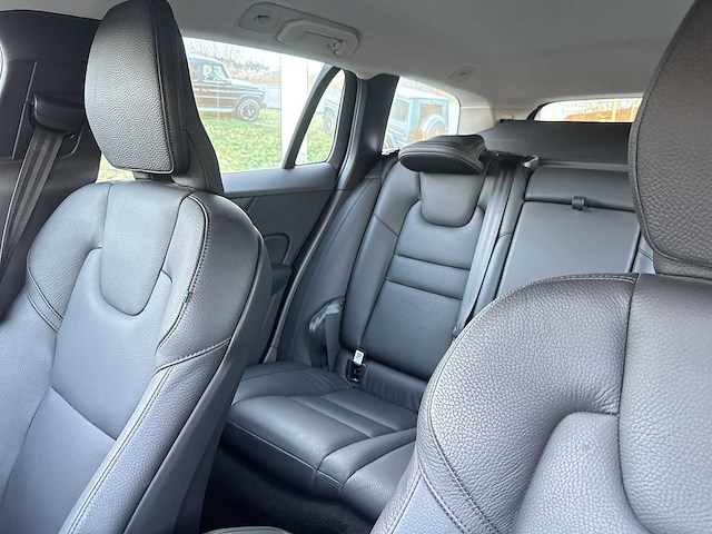 Volvo v60 2.0 b3 plus dark | s-019-tk - afbeelding 14 van  25