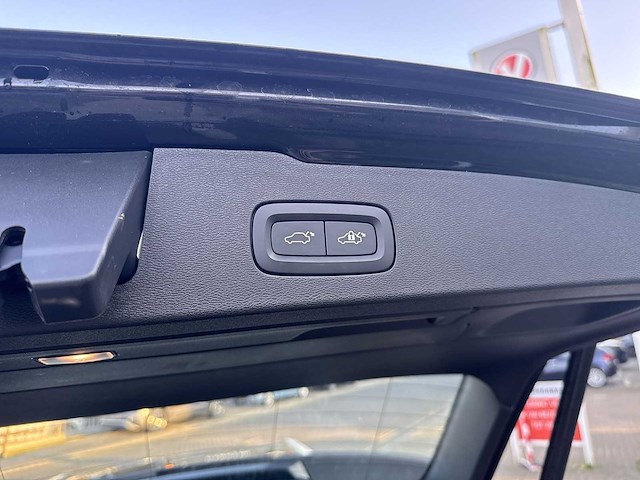 Volvo v60 2.0 b3 plus dark | s-019-tk - afbeelding 18 van  25