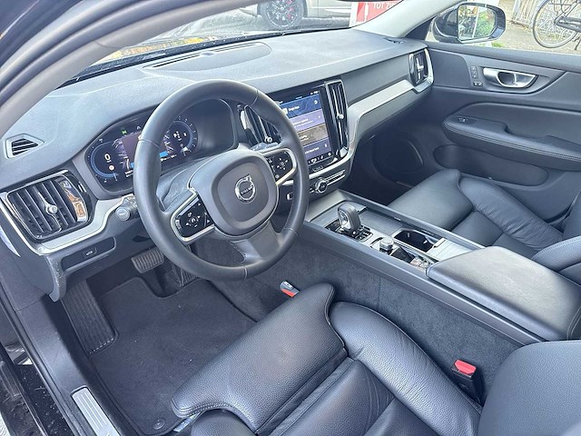 Volvo v60 2.0 b3 plus dark | s-019-tk - afbeelding 23 van  25