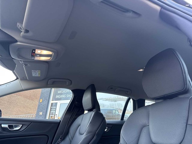 Volvo v60 2.0 b3 plus dark | s-019-tk - afbeelding 9 van  33