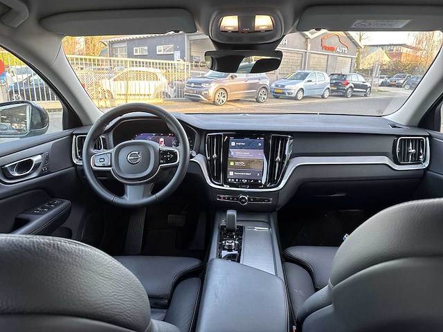 Volvo v60 2.0 b3 plus dark | s-019-tk - afbeelding 10 van  33