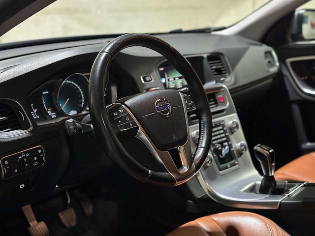 Volvo v60 2.0 d2 nordic+ 120pk 2017 (origineel-nl + 1e eigenaar), pr-131-k - afbeelding 8 van  26