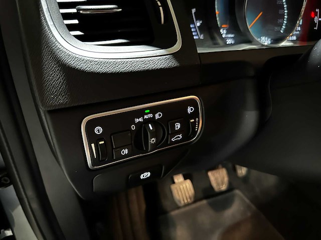 Volvo v60 2.0 d2 nordic+ 120pk 2017 (origineel-nl + 1e eigenaar), pr-131-k - afbeelding 10 van  26