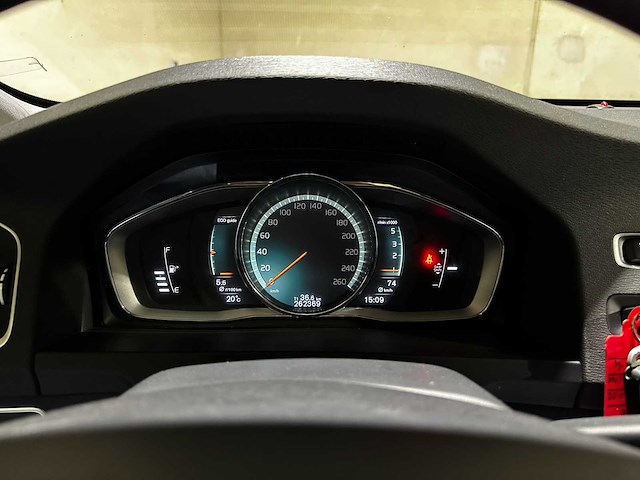 Volvo v60 2.0 d2 nordic+ 120pk 2017 (origineel-nl + 1e eigenaar), pr-131-k - afbeelding 14 van  26