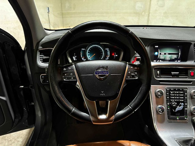 Volvo v60 2.0 d2 nordic+ 120pk 2017 (origineel-nl + 1e eigenaar), pr-131-k - afbeelding 9 van  41