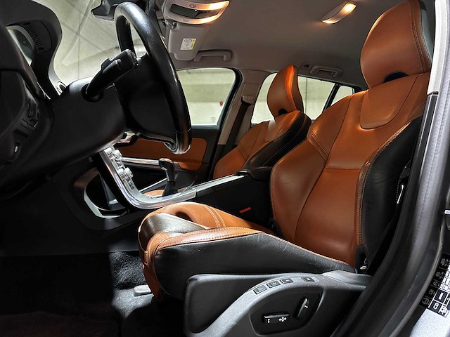 Volvo v60 2.0 d2 nordic+ 120pk 2017 (origineel-nl + 1e eigenaar), pr-131-k - afbeelding 25 van  41