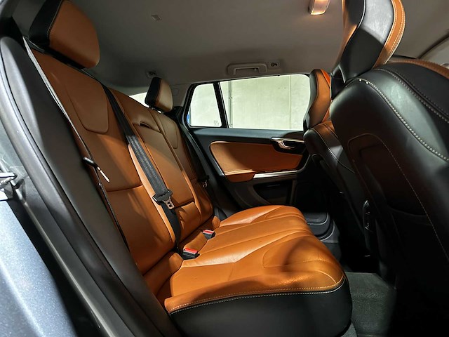 Volvo v60 2.0 d2 nordic+ 120pk 2017 (origineel-nl + 1e eigenaar), pr-131-k - afbeelding 30 van  41