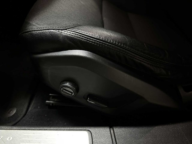 Volvo v60 2.0 d3 inscription 150pk 2020, t-509-fb - afbeelding 13 van  57