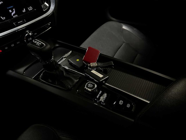 Volvo v60 2.0 d3 inscription 150pk 2020, t-509-fb - afbeelding 17 van  57