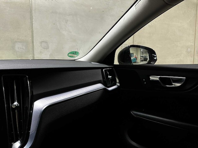 Volvo v60 2.0 d3 inscription 150pk 2020, t-509-fb - afbeelding 20 van  57