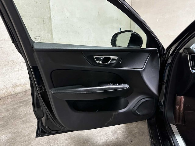 Volvo v60 2.0 d3 inscription 150pk 2020, t-509-fb - afbeelding 21 van  57