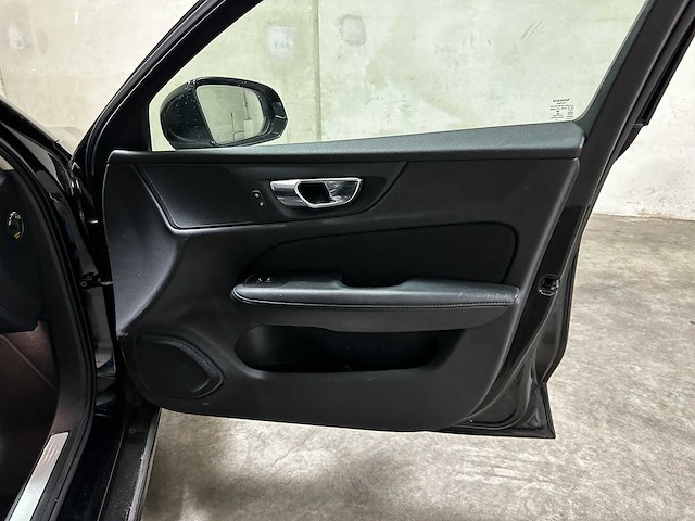 Volvo v60 2.0 d3 inscription 150pk 2020, t-509-fb - afbeelding 28 van  57