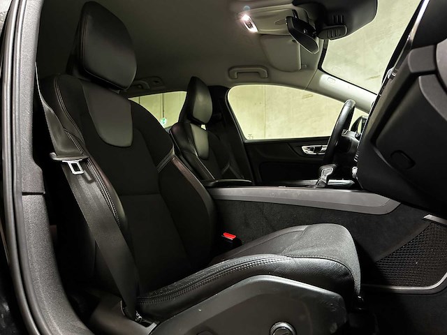Volvo v60 2.0 d3 inscription 150pk 2020, t-509-fb - afbeelding 30 van  57