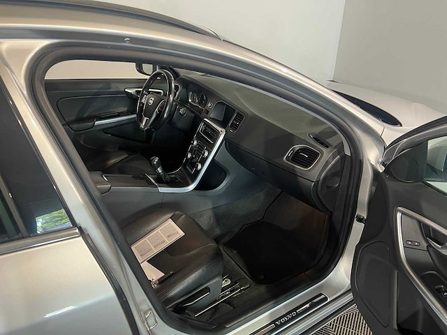 Volvo v60 2.0 d3, pr-243-z - afbeelding 12 van  12