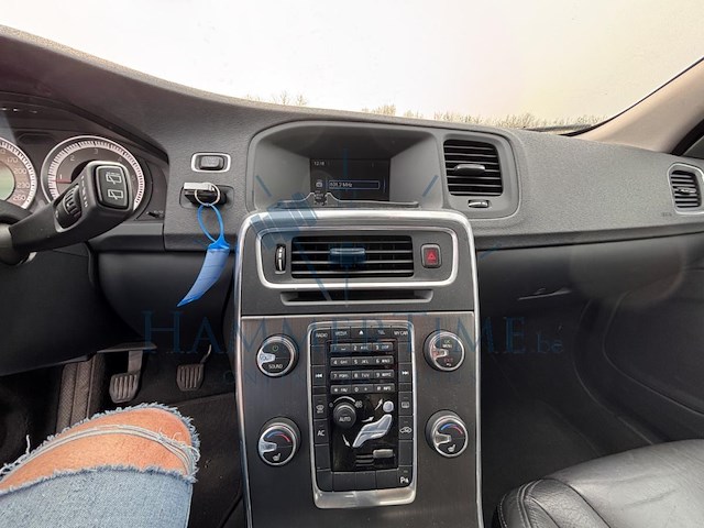 Volvo v60 2.0 d3 summum start/stop, 2011 - afbeelding 6 van  32