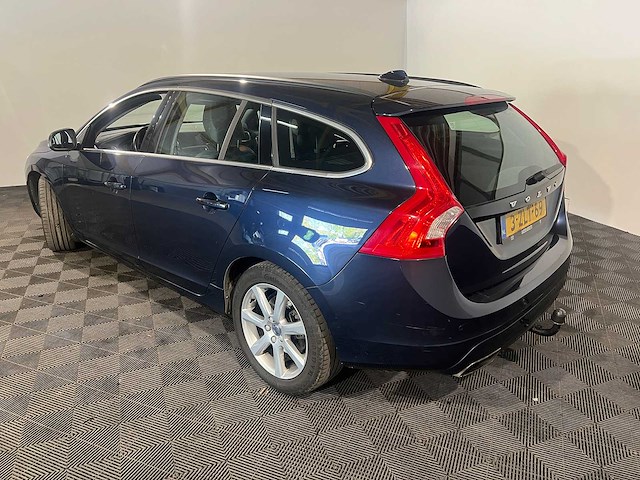 Volvo v60 2.0 d4 r-design, 3-zlt-69 - afbeelding 12 van  19