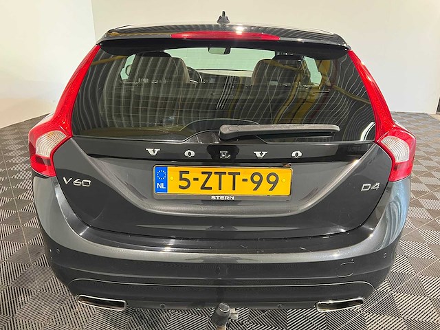 Volvo v60 2.0 d4 summum automaat, 5-ztt-99 - afbeelding 17 van  23