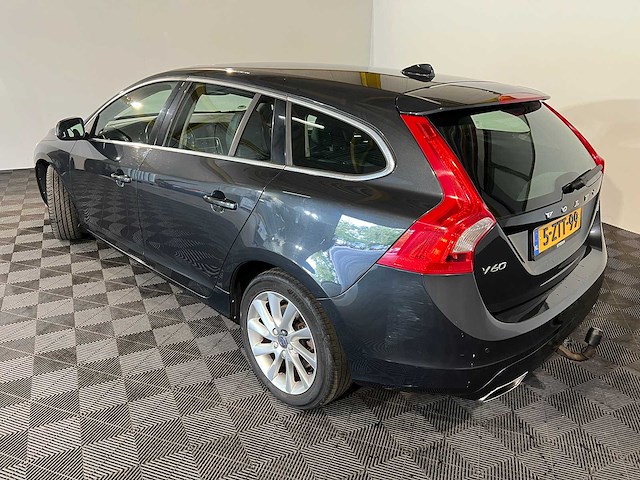 Volvo v60 2.0 d4 summum automaat, 5-ztt-99 - afbeelding 8 van  23