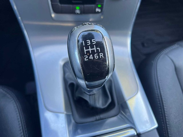Volvo v60 2.0 t4 kinetic ; st-311-n - afbeelding 2 van  11