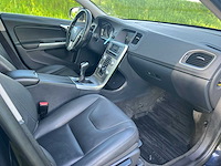 Volvo v60 2.0 t4 kinetic ; st-311-n - afbeelding 11 van  11