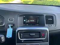 Volvo v60 2.0 t4 kinetic ; st-311-n - afbeelding 7 van  27