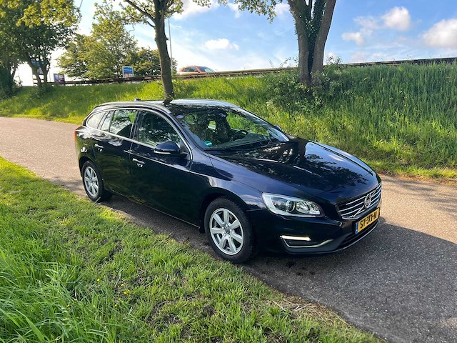 Volvo v60 2.0 t4 kinetic ; st-311-n - afbeelding 27 van  27