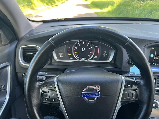 Volvo v60 2.0 t4 kinetic ; st-311-n - afbeelding 4 van  27
