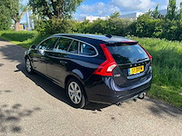 Volvo v60 2.0 t4 kinetic ; st-311-n - afbeelding 22 van  27