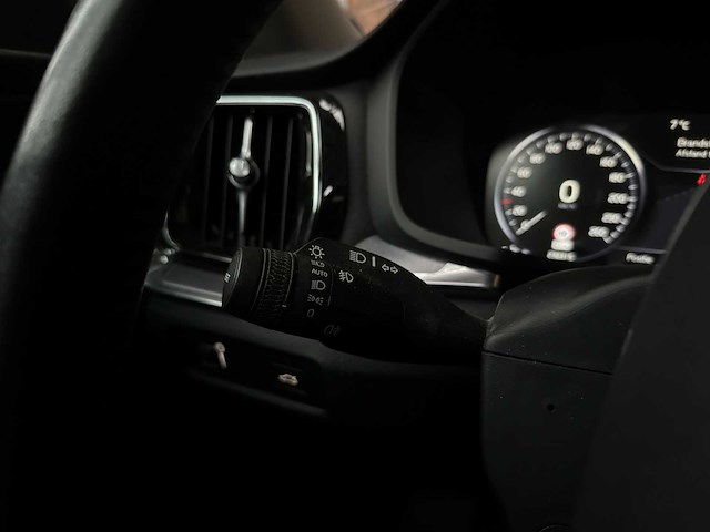 Volvo v60 2.0 t4 moment.pro 188pk 2019, zp-740-l - afbeelding 17 van  48