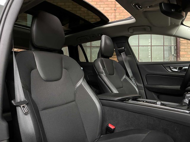 Volvo v60 2.0 t4 moment.pro 188pk 2019, zp-740-l - afbeelding 42 van  48