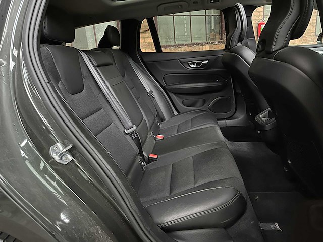 Volvo v60 2.0 t4 moment.pro 188pk 2019, zp-740-l - afbeelding 26 van  32