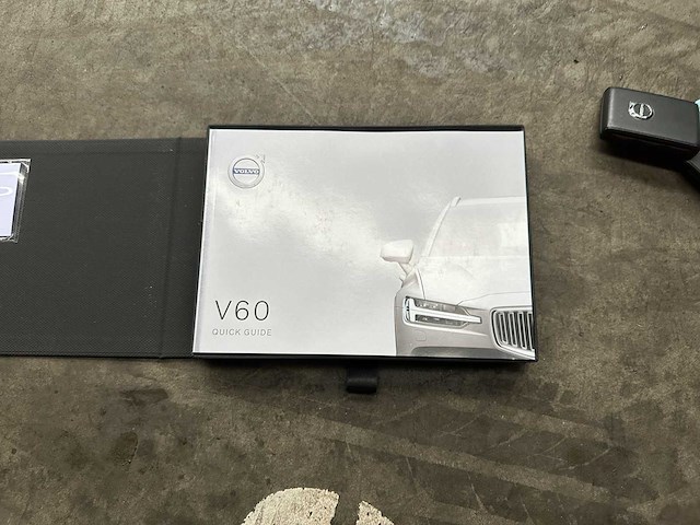 Volvo v60 2.0 t4 momentum proline 188pk 2019 (original-nl), zp-740-l - afbeelding 14 van  18