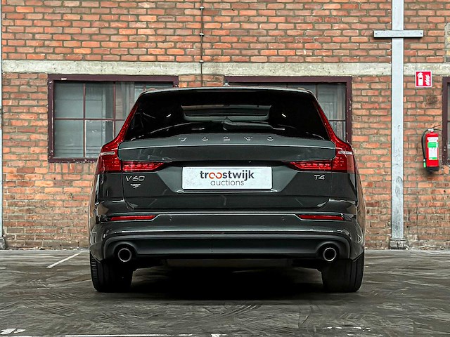 Volvo v60 2.0 t4 momentum proline 188pk 2019 (original-nl), zp-740-l - afbeelding 9 van  33