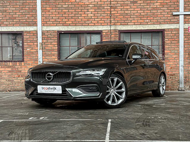 Volvo v60 2.0 t4 momentum proline 188pk 2019 (original-nl), zp-740-l - afbeelding 1 van  33