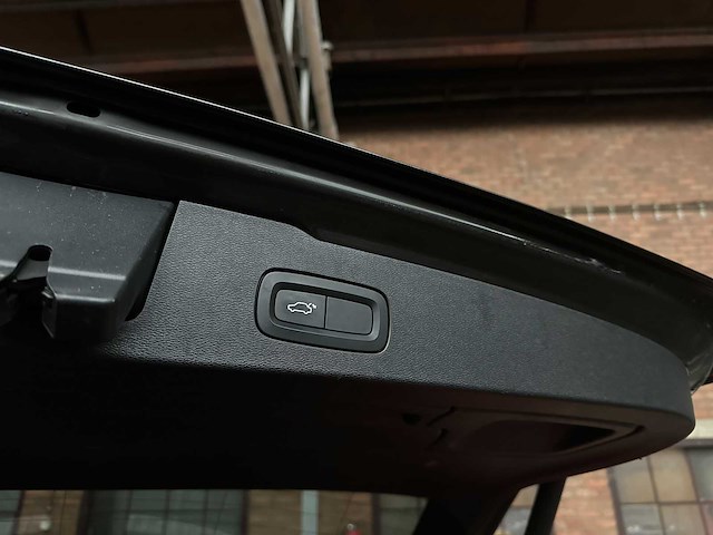 Volvo v60 2.0 t4 momentum proline 188pk 2019 (original-nl), zp-740-l - afbeelding 25 van  33