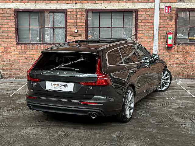 Volvo v60 2.0 t4 momentum proline 188pk 2019 (original-nl), zp-740-l - afbeelding 3 van  22