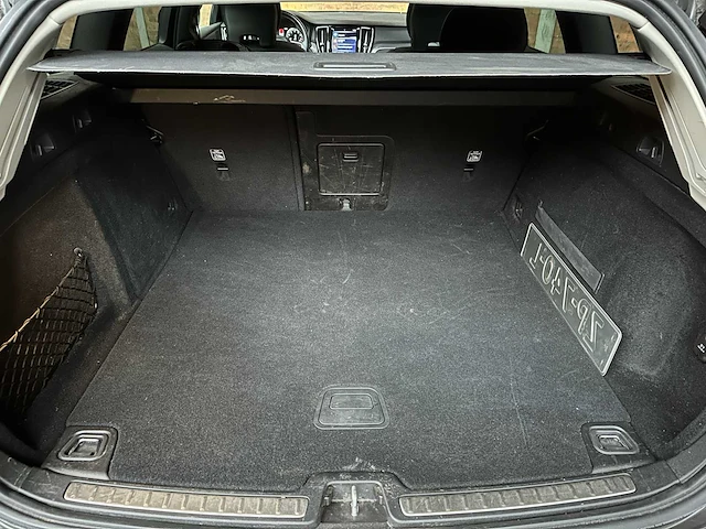 Volvo v60 2.0 t4 momentum proline 188pk 2019 (original-nl), zp-740-l - afbeelding 25 van  49