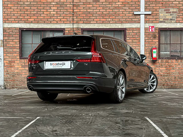 Volvo v60 2.0 t4 momentum proline 188pk 2019 (original-nl), zp-740-l - afbeelding 3 van  45