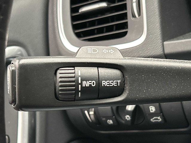 Volvo v60 2.0 t5 summum 2011 | 38-sbg-7 - afbeelding 26 van  40